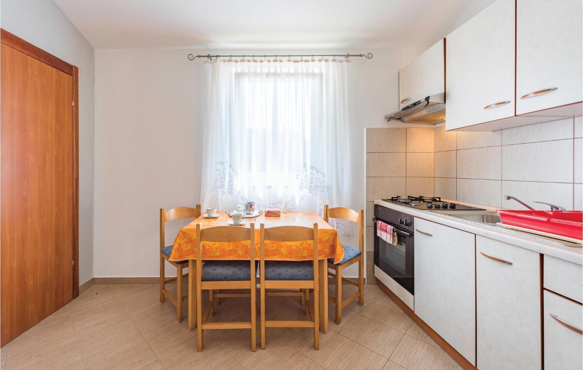 Awesome Home In Zminj With Wifi ภายนอก รูปภาพ